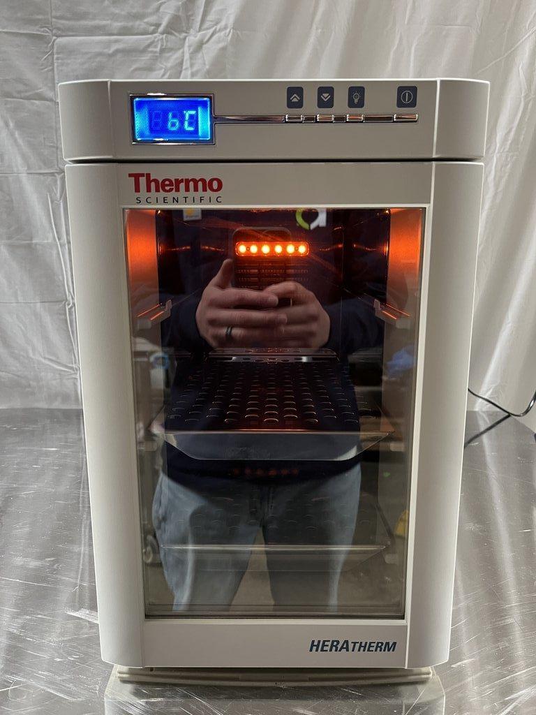 Thermo Heratherm IMC 18 Incubator Laboratory Equipment Good Condition Unit